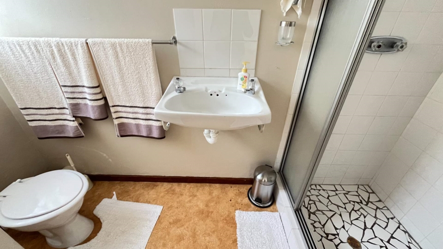 4 Bedroom Property for Sale in Hartenbos Central Western Cape